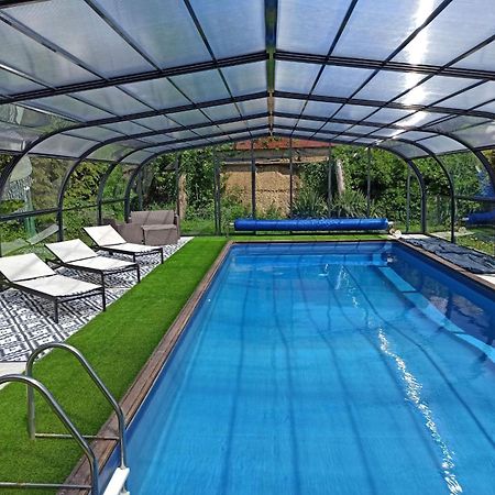 La Petellerie, Maison De Campagne Avec Piscine Pour Un Sejour Detente Moyon Экстерьер фото
