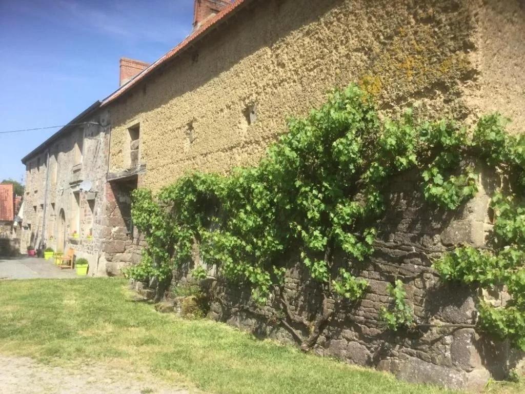 La Petellerie, Maison De Campagne Avec Piscine Pour Un Sejour Detente Moyon Экстерьер фото
