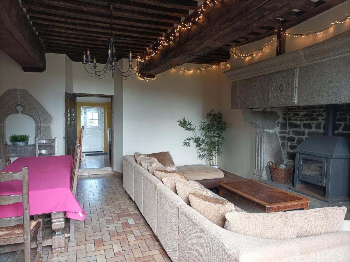 La Petellerie, Maison De Campagne Avec Piscine Pour Un Sejour Detente Moyon Экстерьер фото